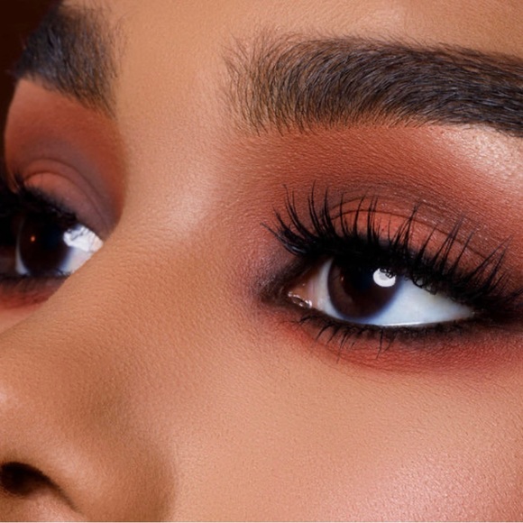 Doce of Colour-SASSY SIENNAS
EYESHADOW PALETTE - Picture 5 of 10